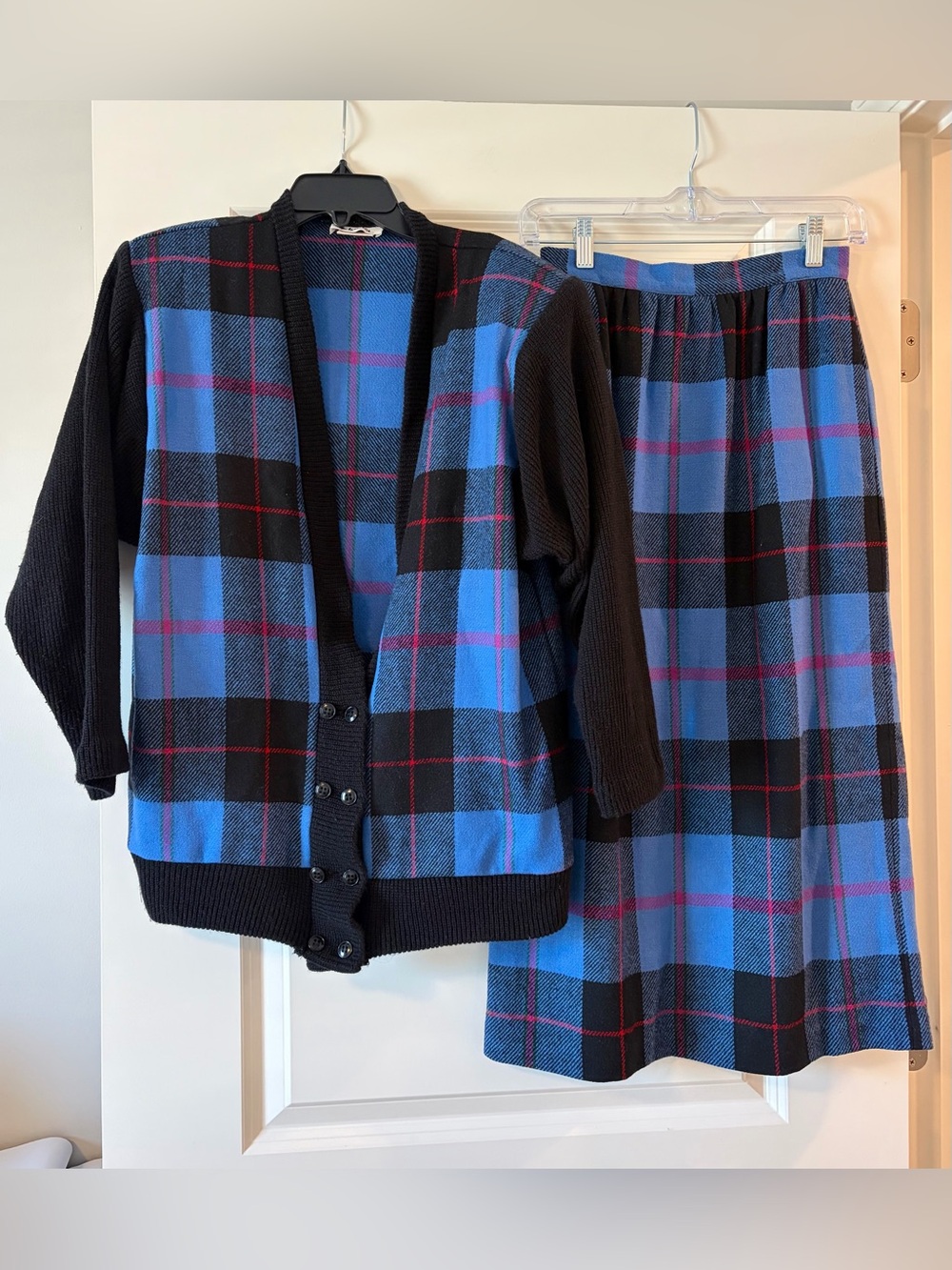 VINTAGE - Jo Hardin - Blue & Black Wool Skirt & Sweater Blazer Set
